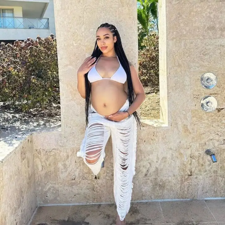 Baddie Pregnancy Outfit Ideas
