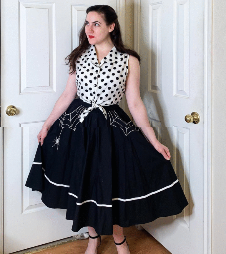 Halloween Outfits 2025: A Stylish Haunting of Trends, Twists, and Timeless Thrills 2025