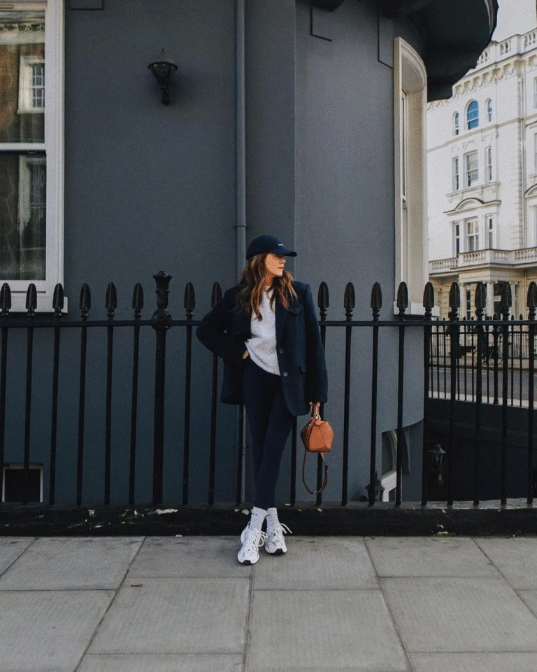 20 Chic Leggings Outfits For Winter That’ll Keep You Warm And Stylish All Season Long