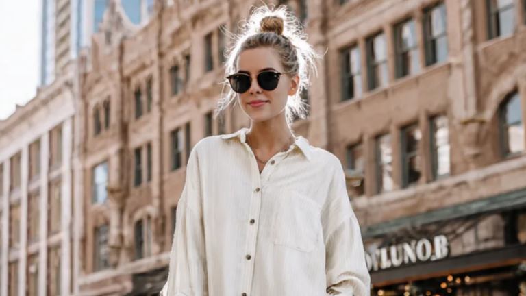 10 Comfortable & Stylish Women Outfits for Travel 2026