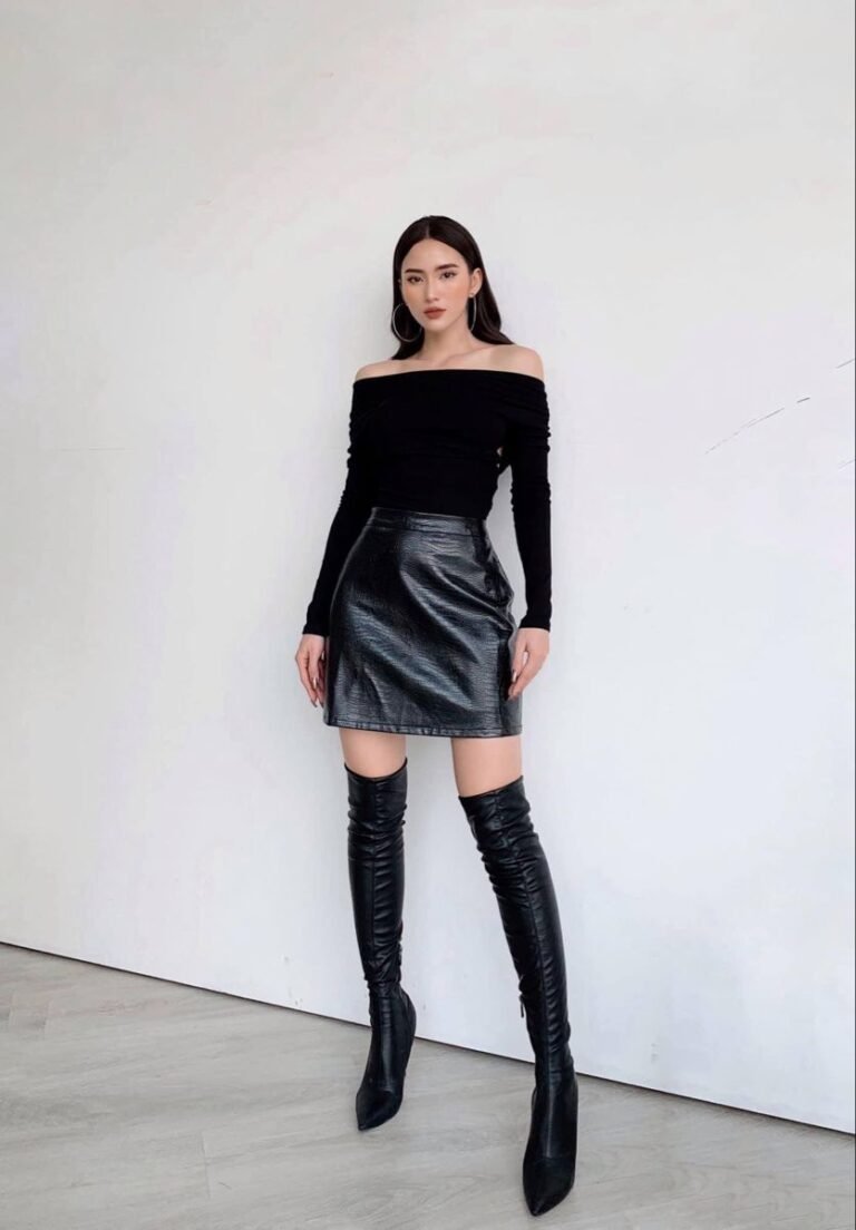 Leather Skirt Outfit Ideas for a Classy, Modern Look 2026